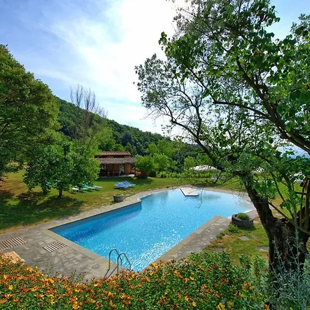 Sleeps 6 T241296 *